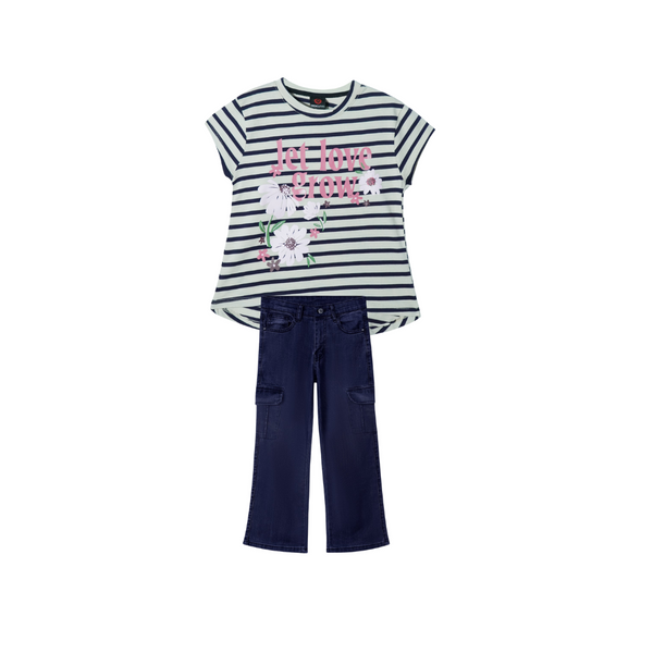 Stripe Knit Top Paired with 6 Pocket wide Denim Pants